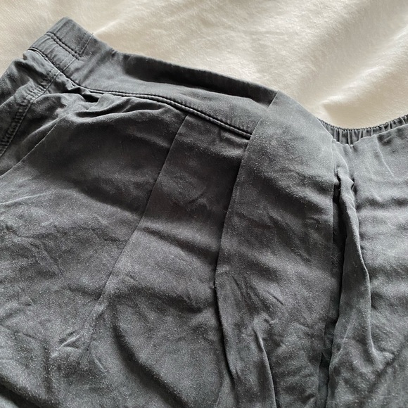 Lululemon Shorts - Size 8 - Picture 11 of 13